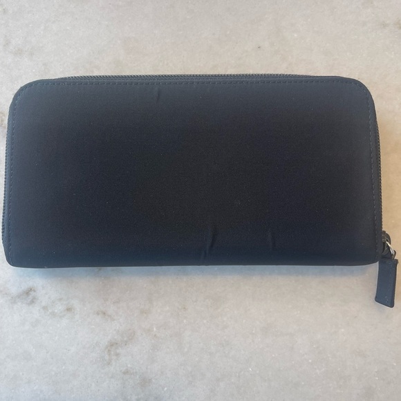 PRADA BLACK NYLON BLACK ZIPPY WALLET! Silver hardware! Authentic - Picture 3 of 7